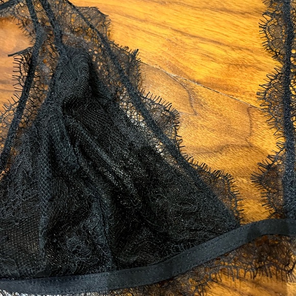 Victoria Secret RARE lace bralette S/M BNWT - Picture 2 of 3
